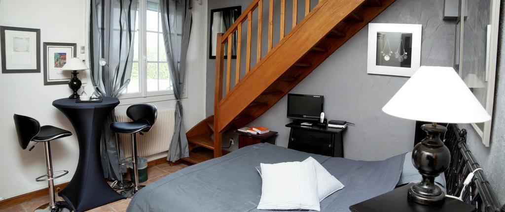 Le Moulin D'Hauterive Saint-Gervais-en-Valliere Room photo